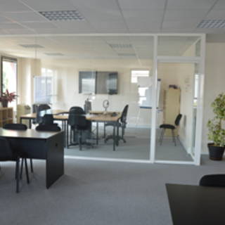 Espace indépendant 150 m² 12 postes Location bureau Rue Ernest Gouin Croissy 78290 - photo 2